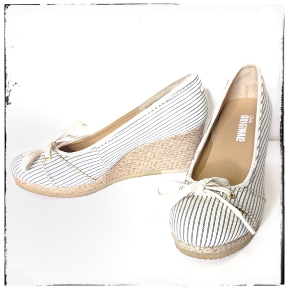 Clarks Shoes - Clark's Originals Vogue Rose Navy Stripe Wedge 10